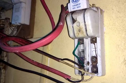 Cầu dao bị nóng: Nguyên nhân và cách khắc phục câu hỏi về quán nước nóng