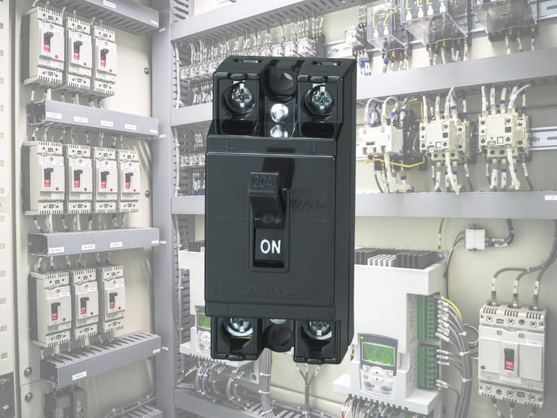 Cầu dao tự động tắt: Nguyên nhân và giải pháp Nguyên nhân của tia mặt đất