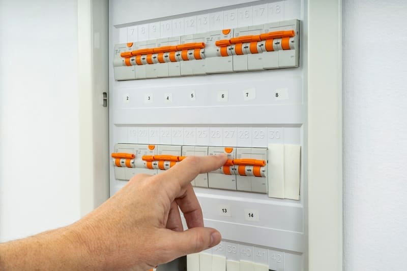 Aptomat thỉnh thoảng nhảy: Hướng dẫn khắc phục Bộ ngắt mạch bị hỏng