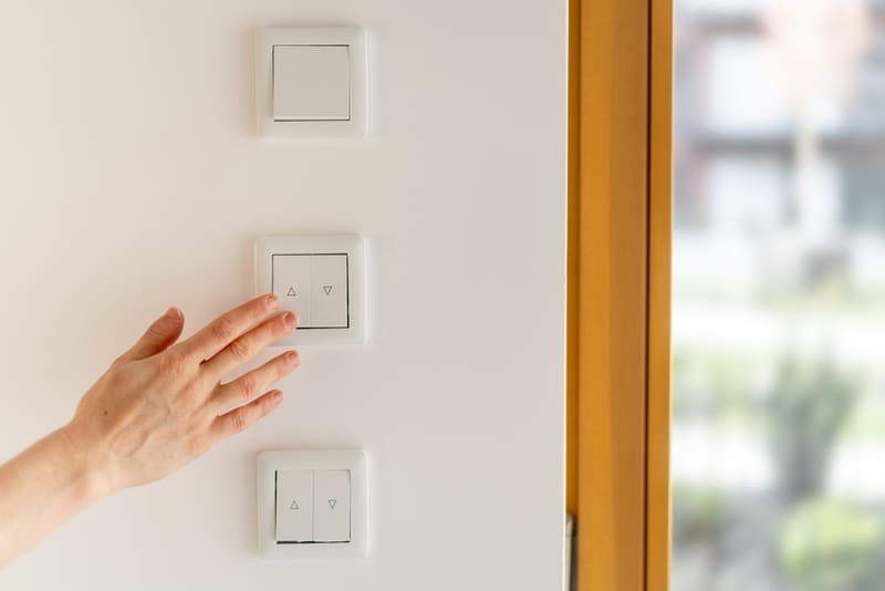 So sánh toàn diện các bộ ngắt mạch và công tắc vi-tri-lap-dat-cong-tac