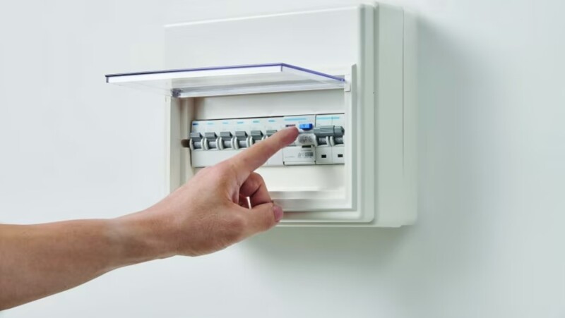 Hướng dẫn chi tiết chọn mua aptomat tổng cho hộ gia đình tổng ngắt mạch 1