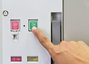 So sánh ACB và MCCB: Những điểm giống và khác nhau