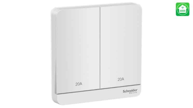 Switch Schneider hoạt động khá mượt và ổn định với thời lượng pin tương đối cao