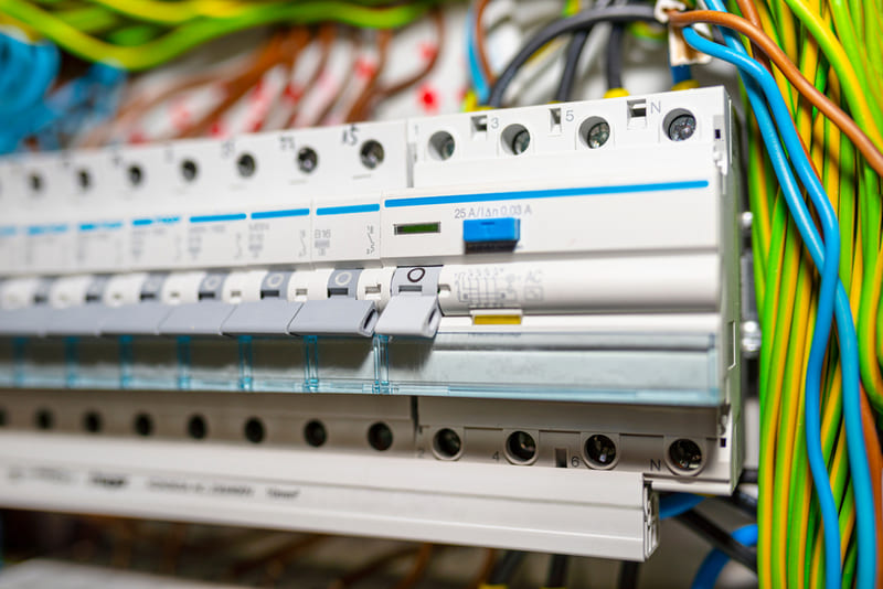 RCCB là gì? Cấu tạo, tác dụng và nguyên lý làm việc rccb là gì?