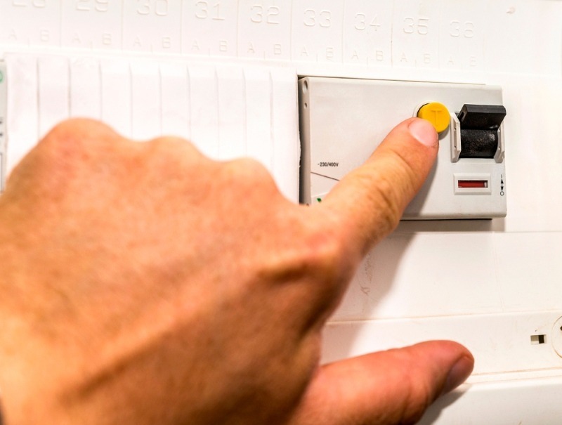 -to-be-aptomat-chong-giat-