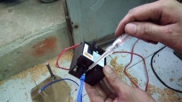 Thường xuyên kiểm tra, vệ sinh để đảm bảo an toàn khi sử dụng CB