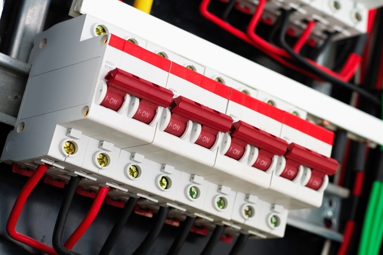 Cầu dao tự động tắt: Nguyên nhân và giải pháp Câu hỏi đặt ra là làm thế nào để tạo ra sự khác biệt