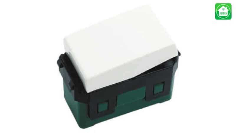 Công tắc điện 4 cực đang được sử dụng khá rộng rãi trong công nghiệp