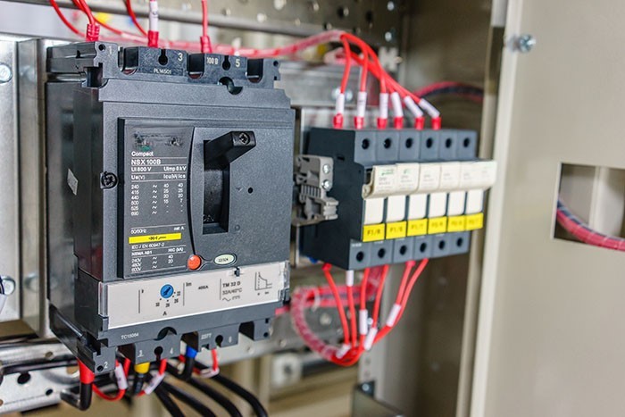 Hướng dẫn chọn MCCB đúng từ A đến Z mccb n1 là gì