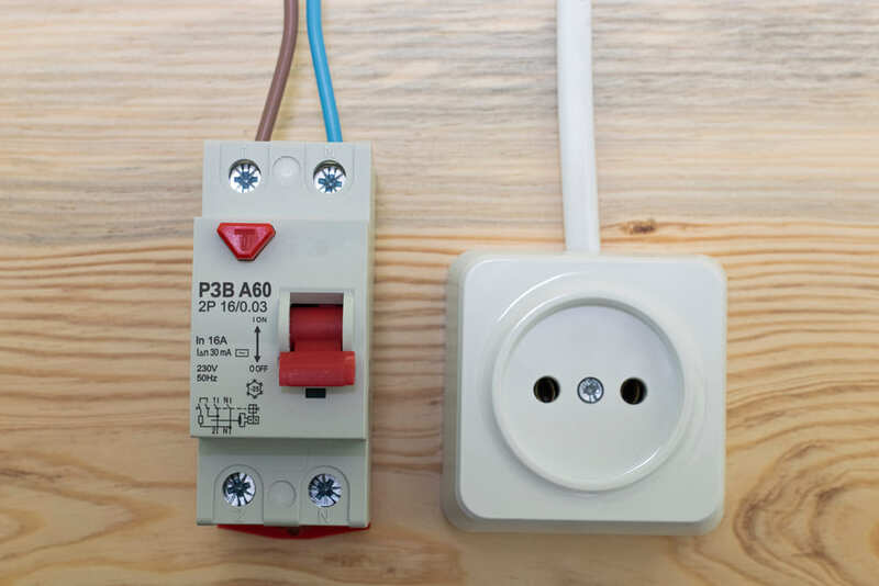 Sự khác biệt giữa ELCB và RCBO elcb mt