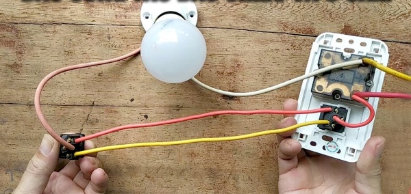 Công tắc điện 2 chiều