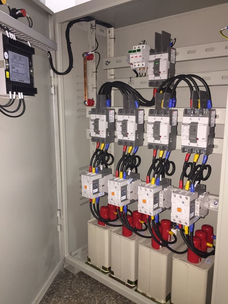 từ đồn cảnh sát tới công chúng